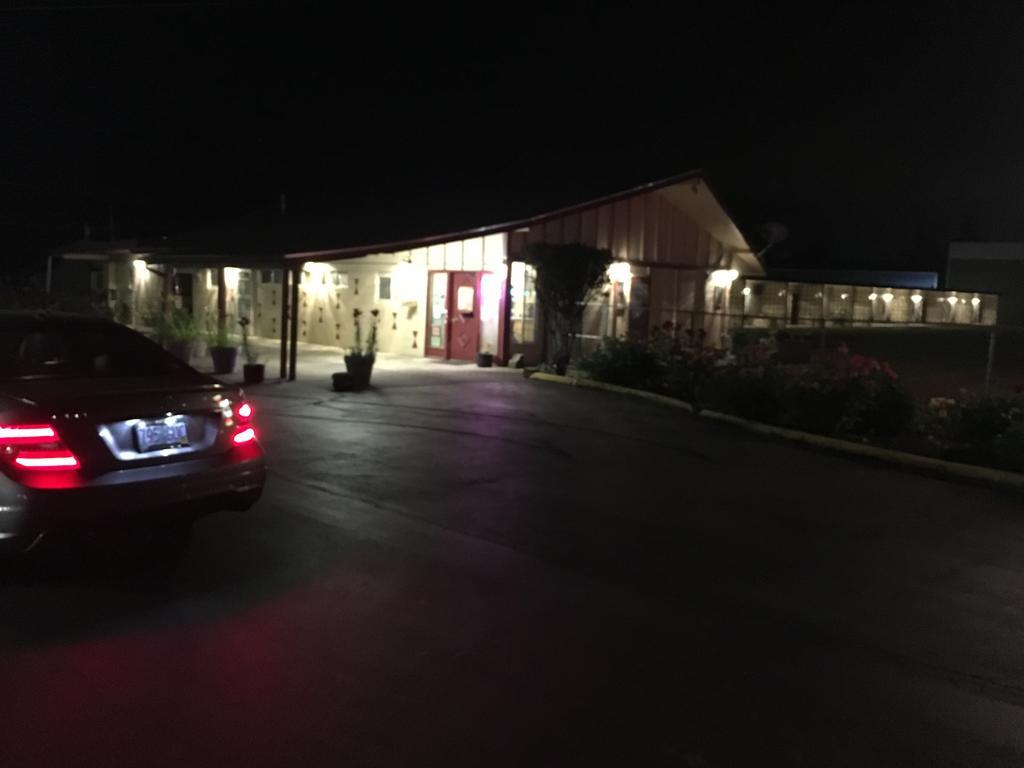 Budget Inn Motel Woodburn Exteriör bild